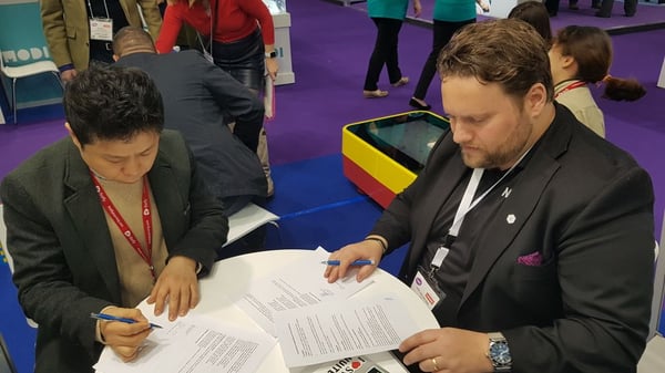 NUITEQ CEO and AVA CEO signing new contract.jpeg